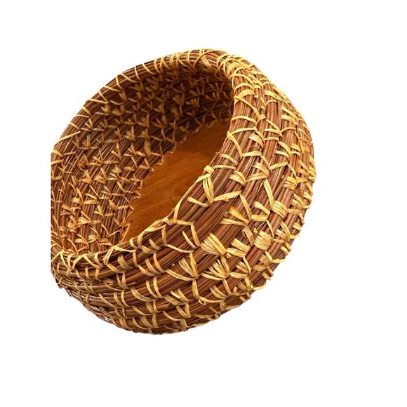 Woven Pine Needle Round Straw Trinket Basket No Lid - Picture 7 of 9